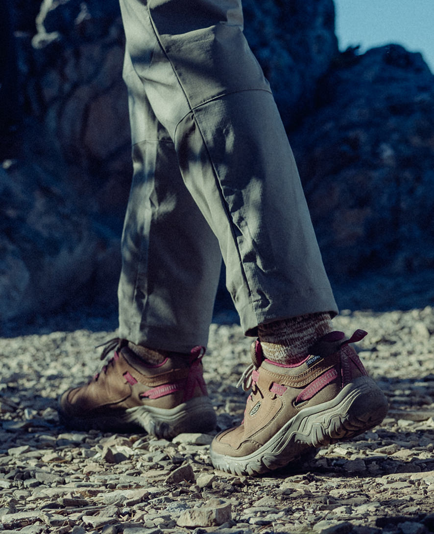 Women's Targhee IV Waterproof Hiking Shoe Abbey Stone/Lily Pad - Keen