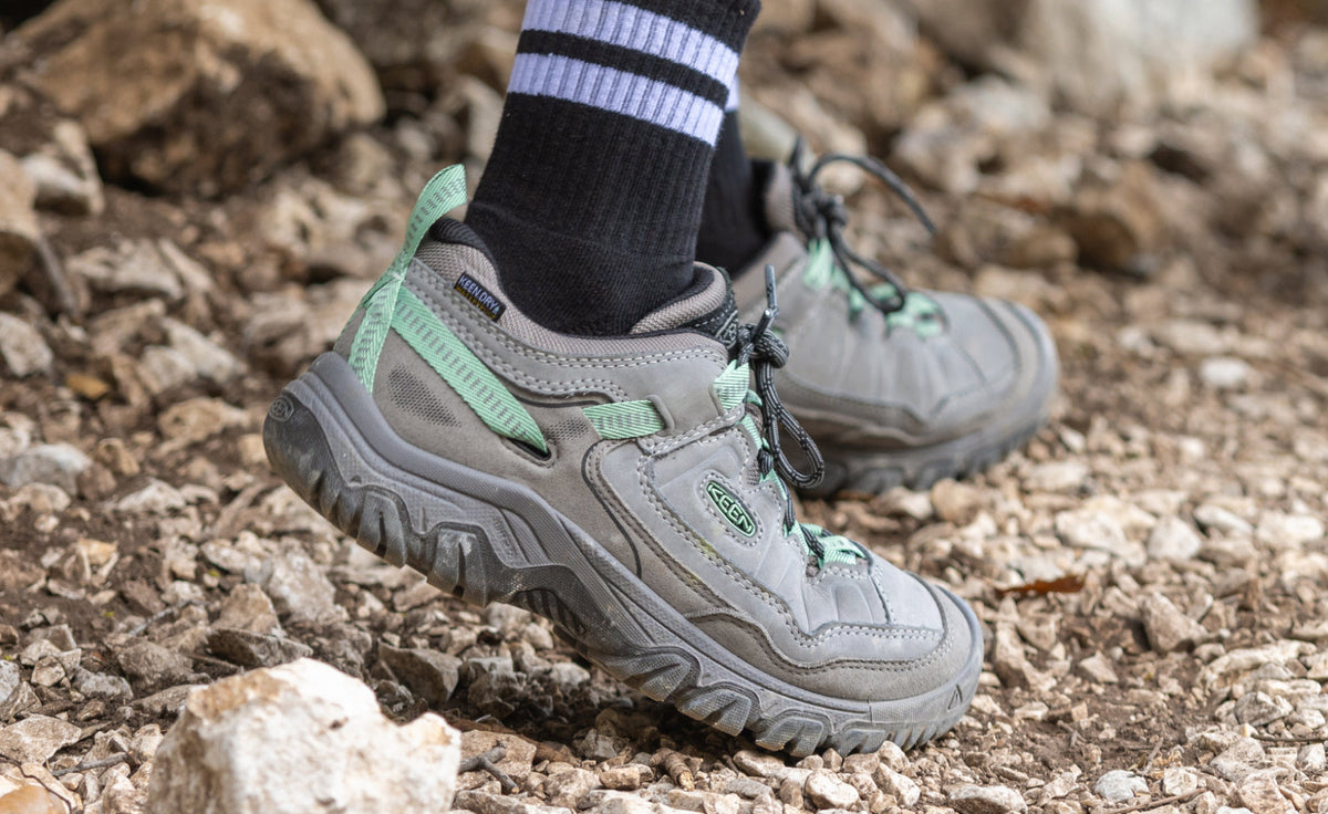 Women's Targhee IV Waterproof Hiking Shoe Abbey Stone/Lily Pad - Keen
