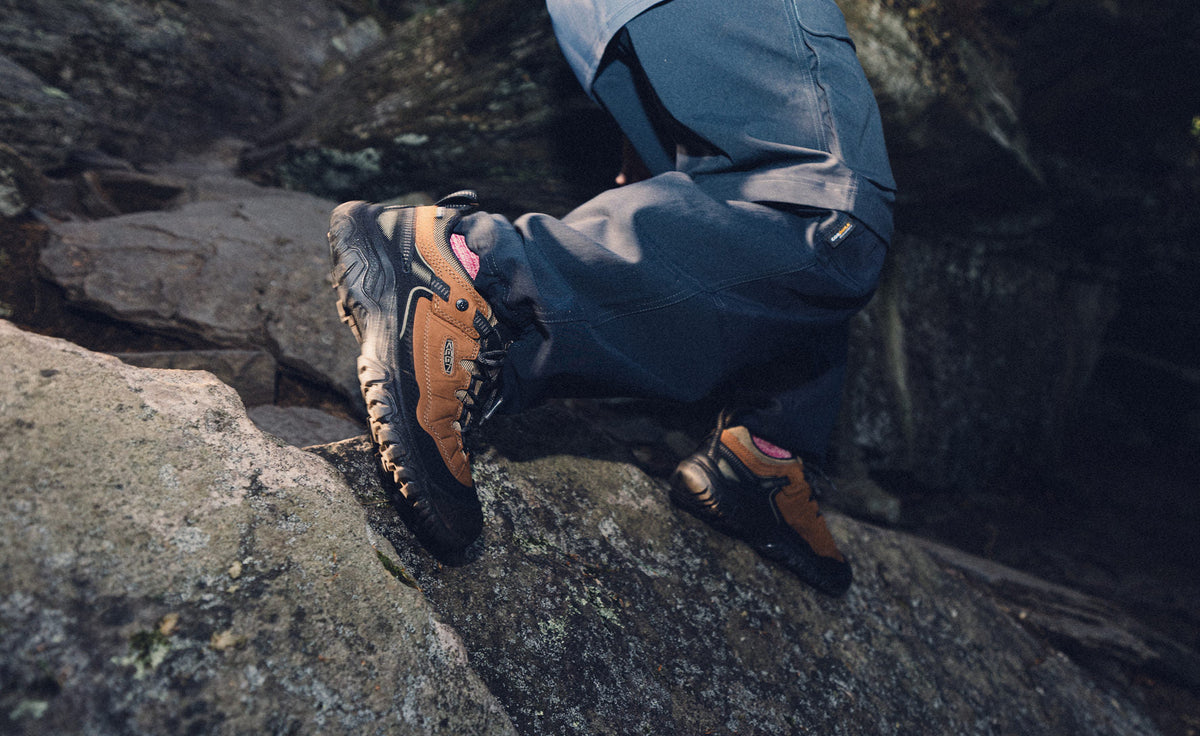 Men's Targhee IV Waterproof Hiking Shoe Sea Turtle/Roasted Pecan - Keen