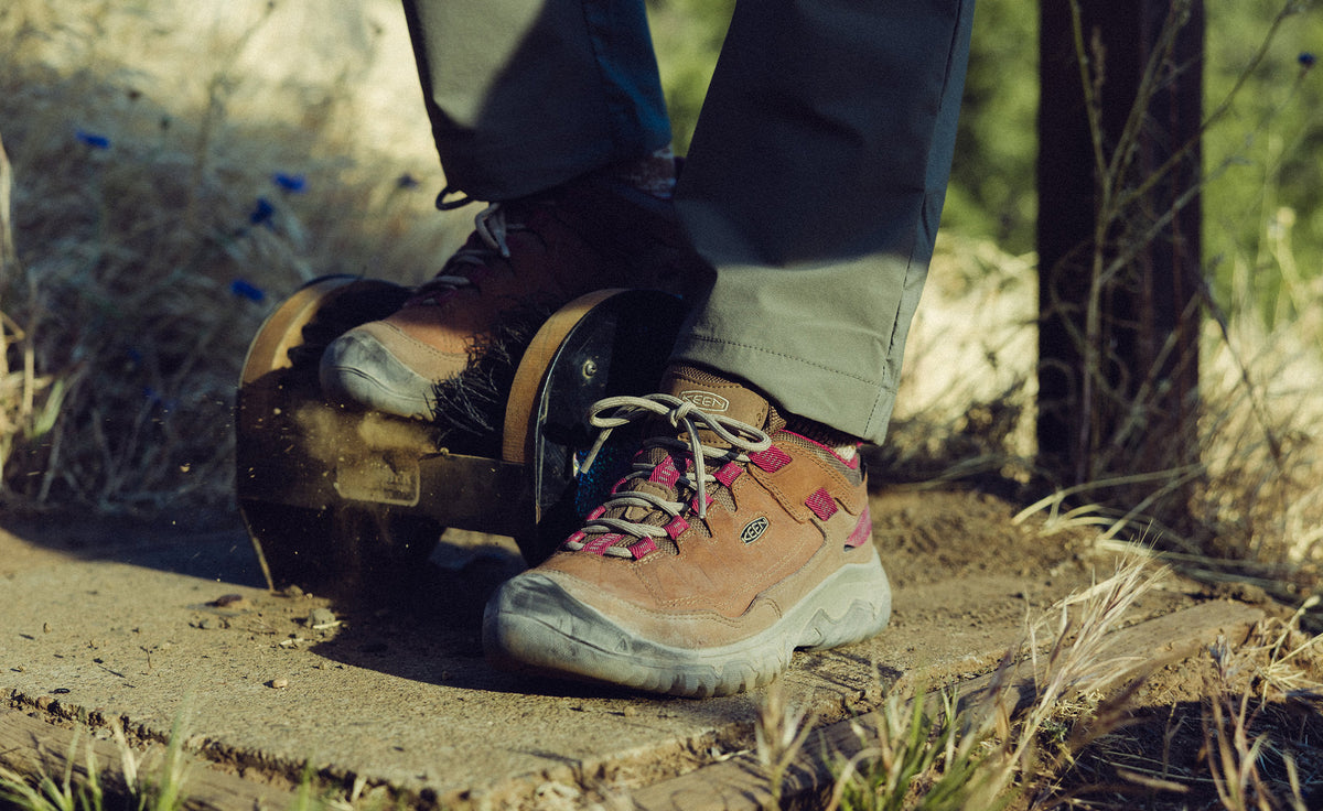 Women's Targhee IV Waterproof Hiking Shoe Bison/Beaujolais - Keen