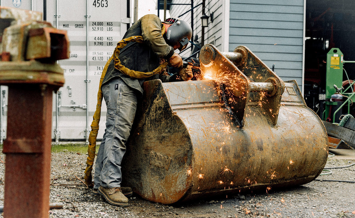 Men's Liberty 8" Waterproof 90° Heel Boot (Carbon Toe) Coffee Bean/Black - Keen