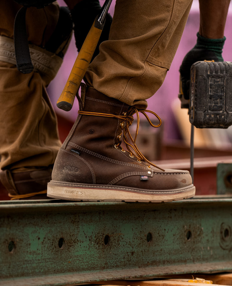 Men's Liberty 8" Waterproof Boot (Carbon Toe) Chestnut/Gum - Keen