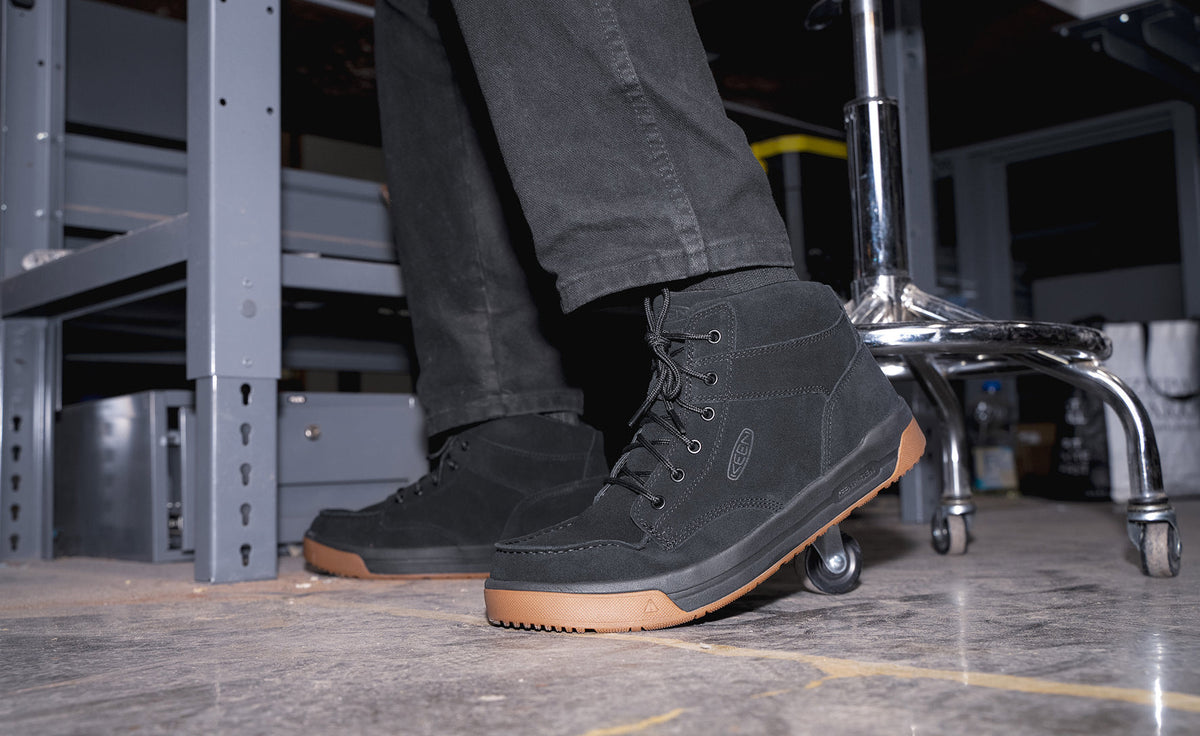 Men's Gibson Boot (Soft Toe) Black/Gum - Keen