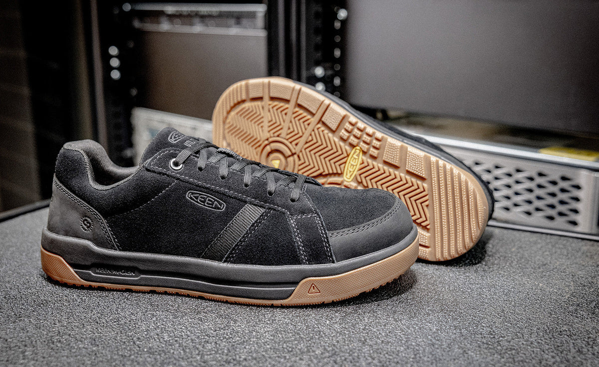 Men's Kenton+ ESD Work Shoe (Carbon Toe) Black/Gum - Keen