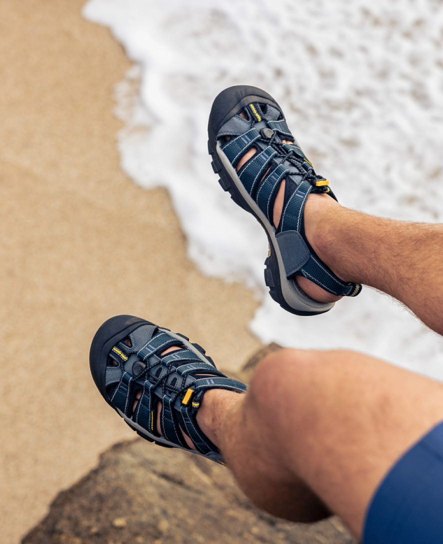 Men's Newport H2 Sandal Monochrome/Burnt Brick - Keen