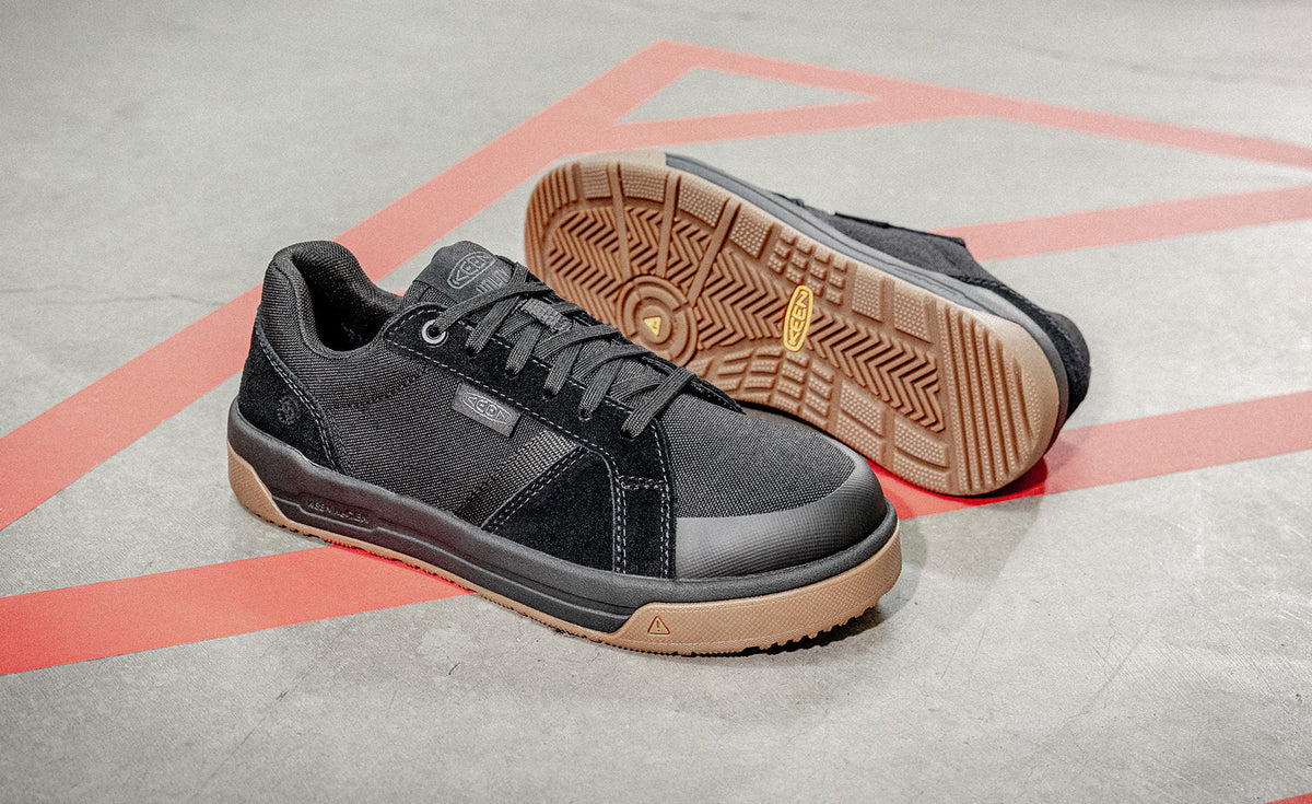 Women's Kenton Work Shoe (Carbon Toe) Black/Gum - Keen