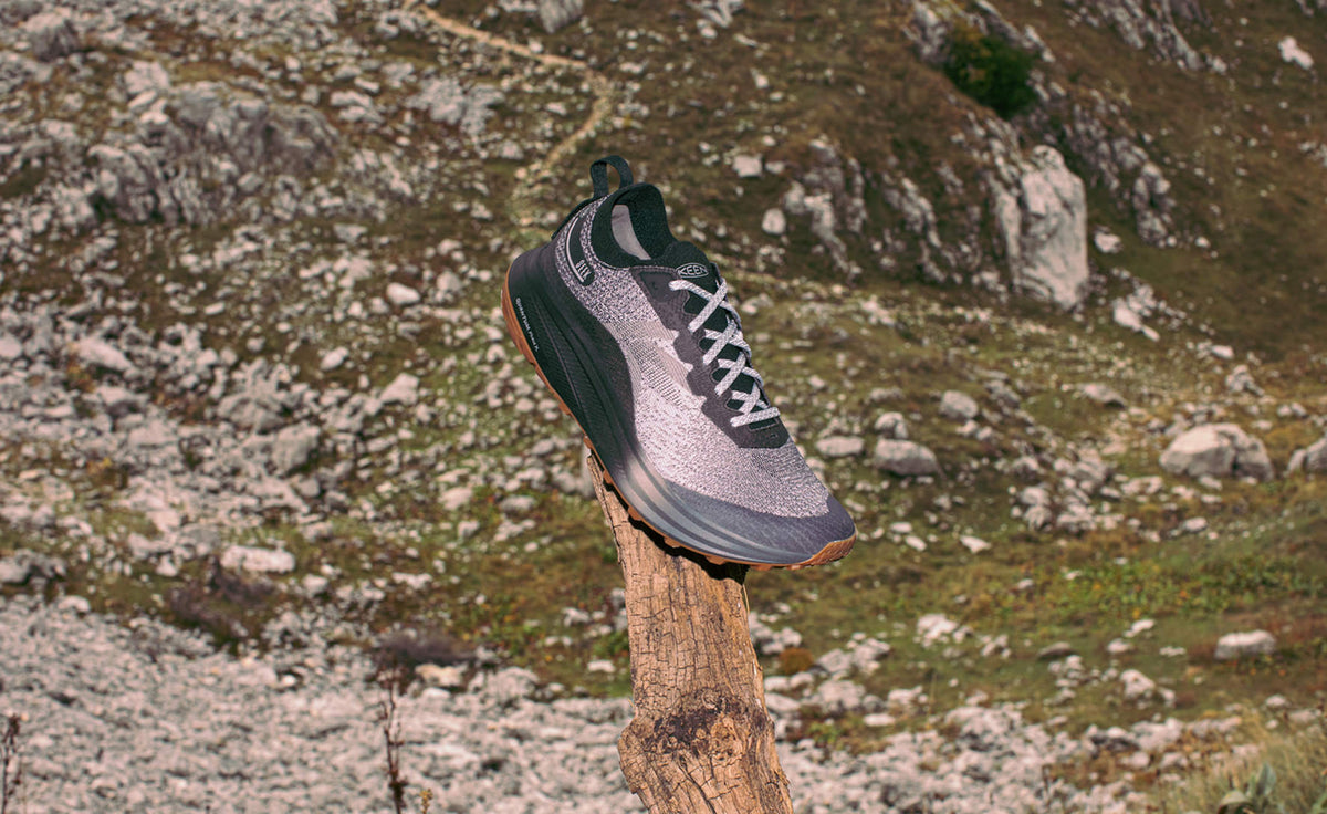 Women's Seek Trail Running Shoe Black/Magnet - Keen