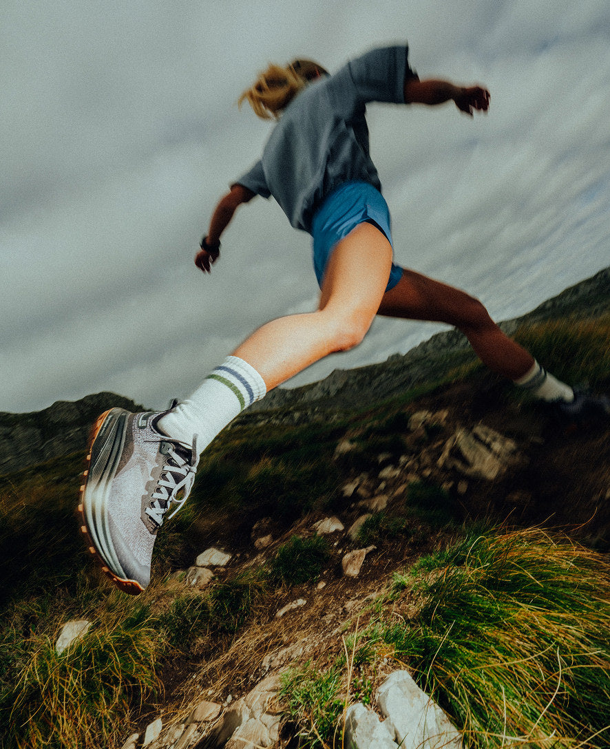 Women's Seek Trail Running Shoe Black/Magnet - Keen