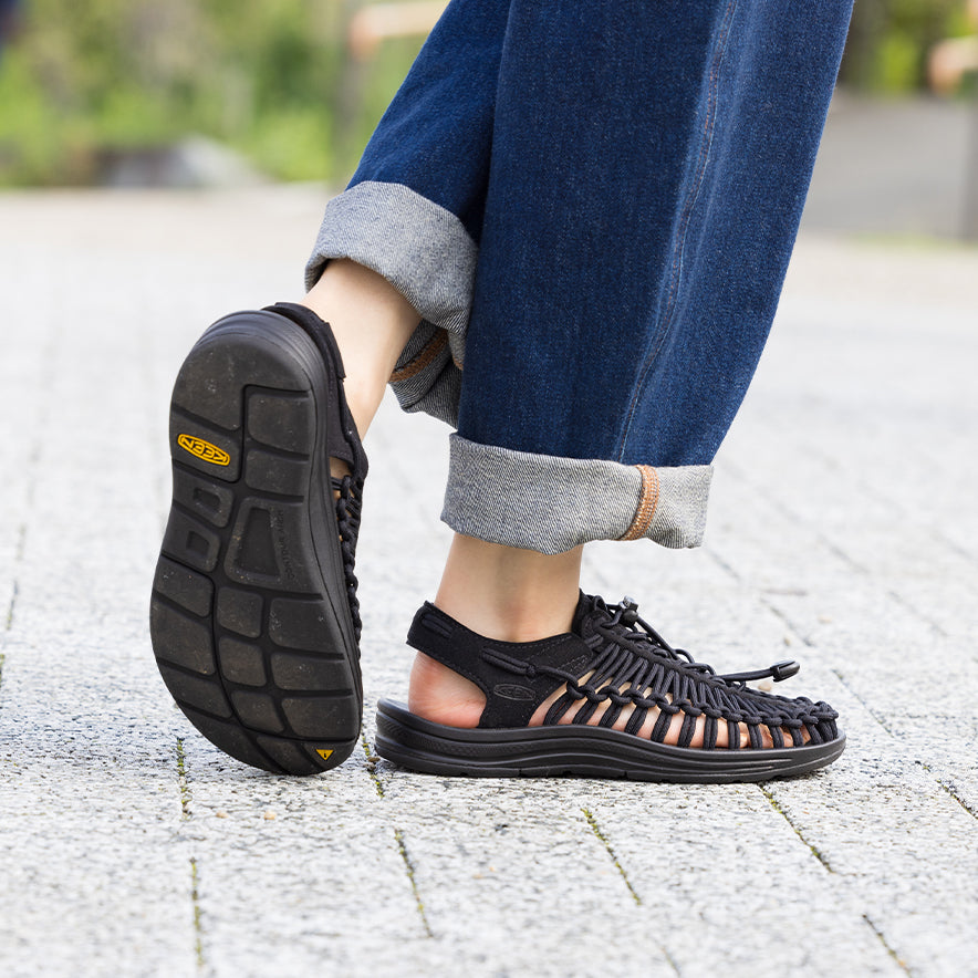 Women's UNEEK Sneaker Black/Black - Keen