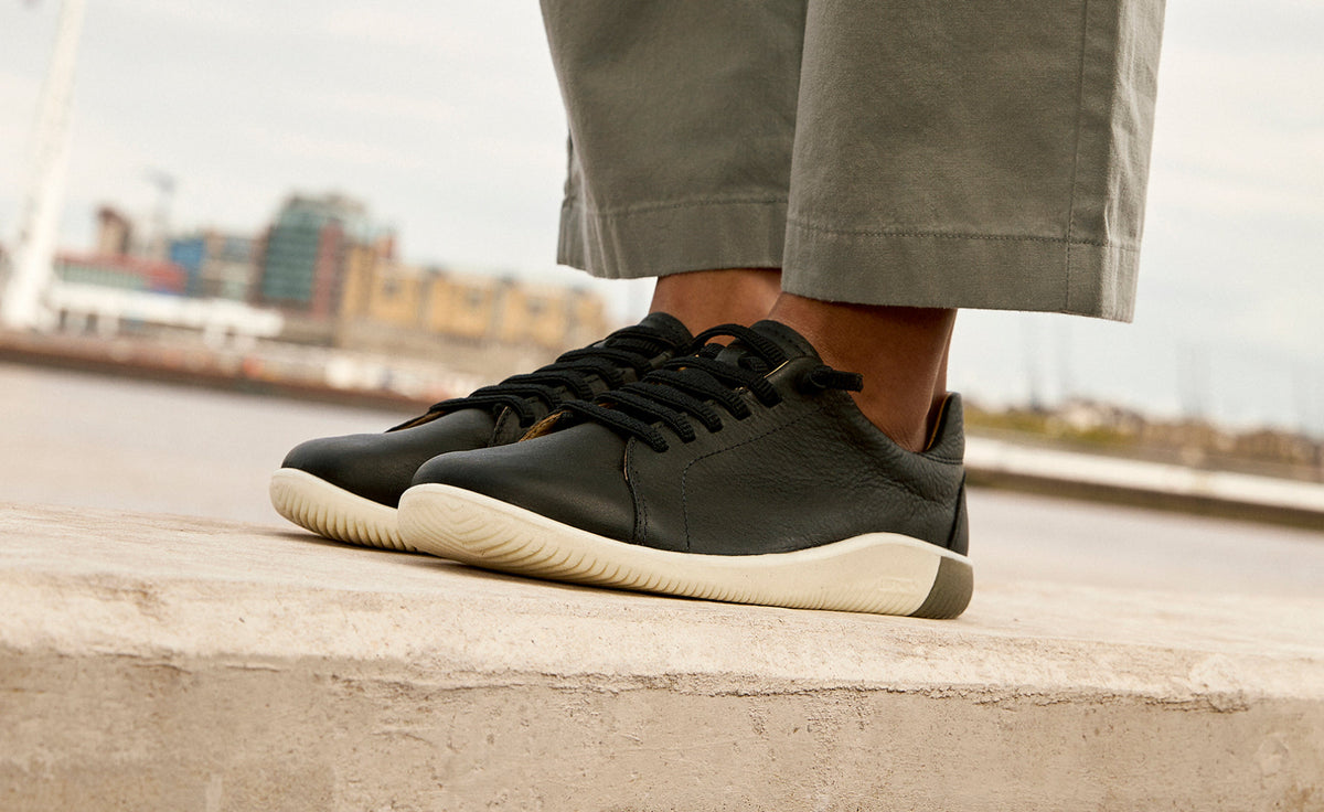 Women's KNX Leather Sneaker Black/Star White - Keen