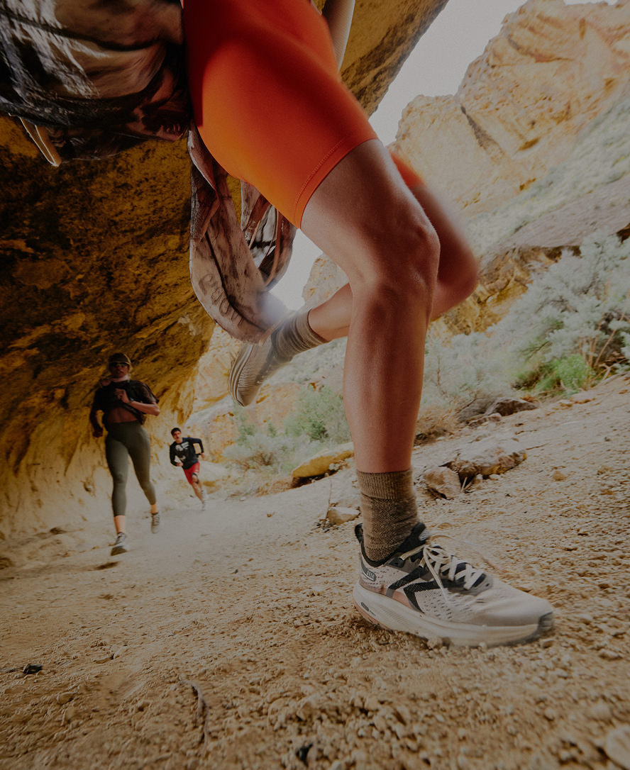 Women's Seek Trail Running Shoe Black/Sunset Sand - Keen