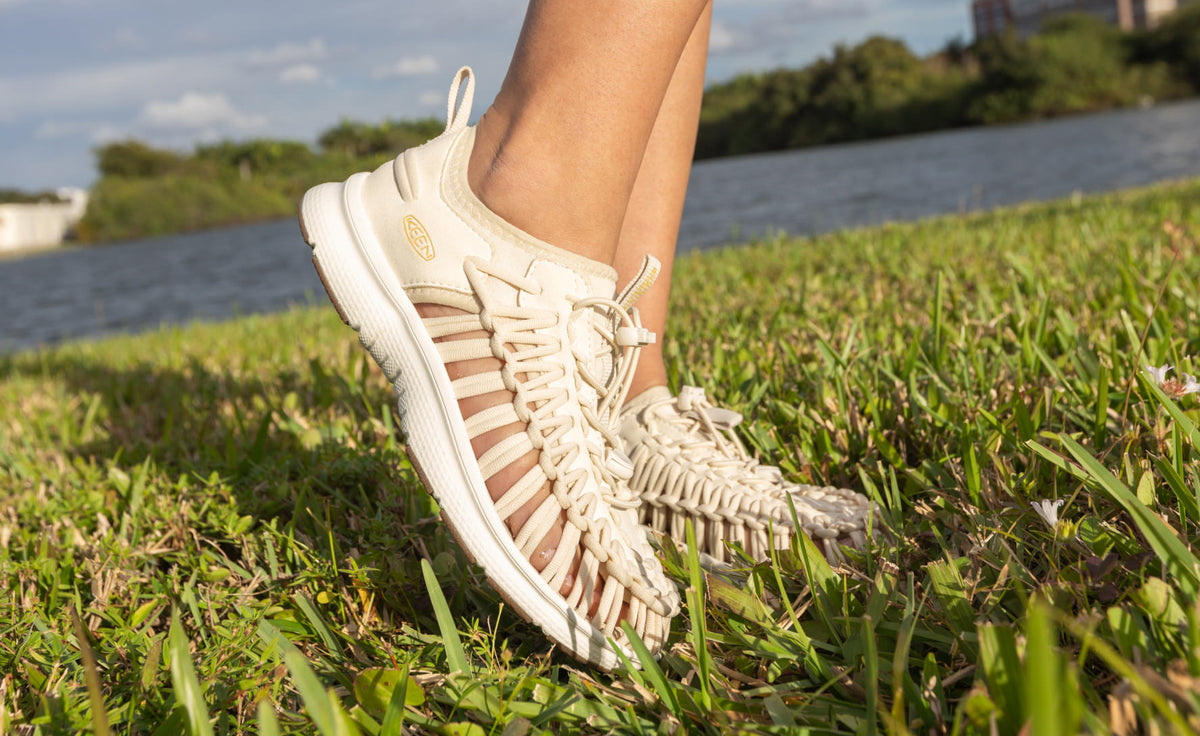 Women's UNEEK O3 Sneaker Sandal Birch/Star White - Keen